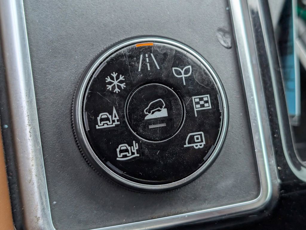 Used 2023 Nissan Pathfinder Platinum w/ Cargo Package image 33