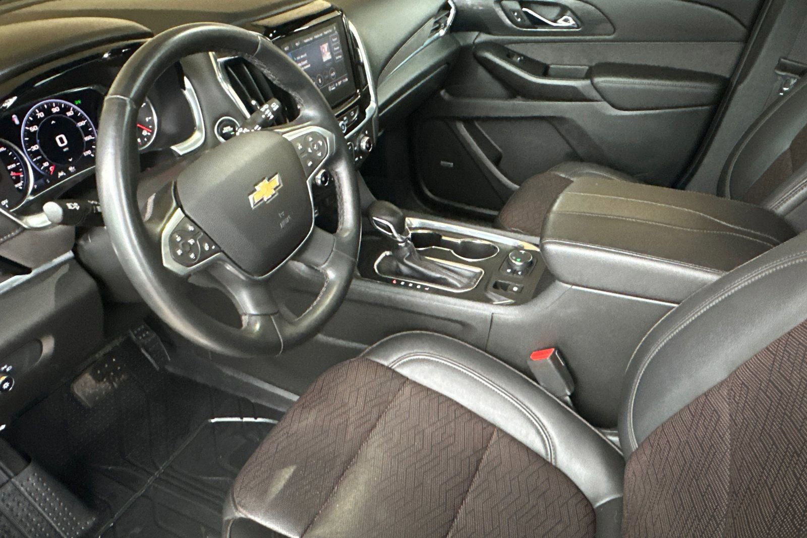 Used 2023 Chevrolet Traverse High Country w/ LPO, Floor Liner Package image 10