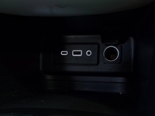 Used 2023 Chevrolet Equinox LT w/ Driver Convenience Package FWD image 37