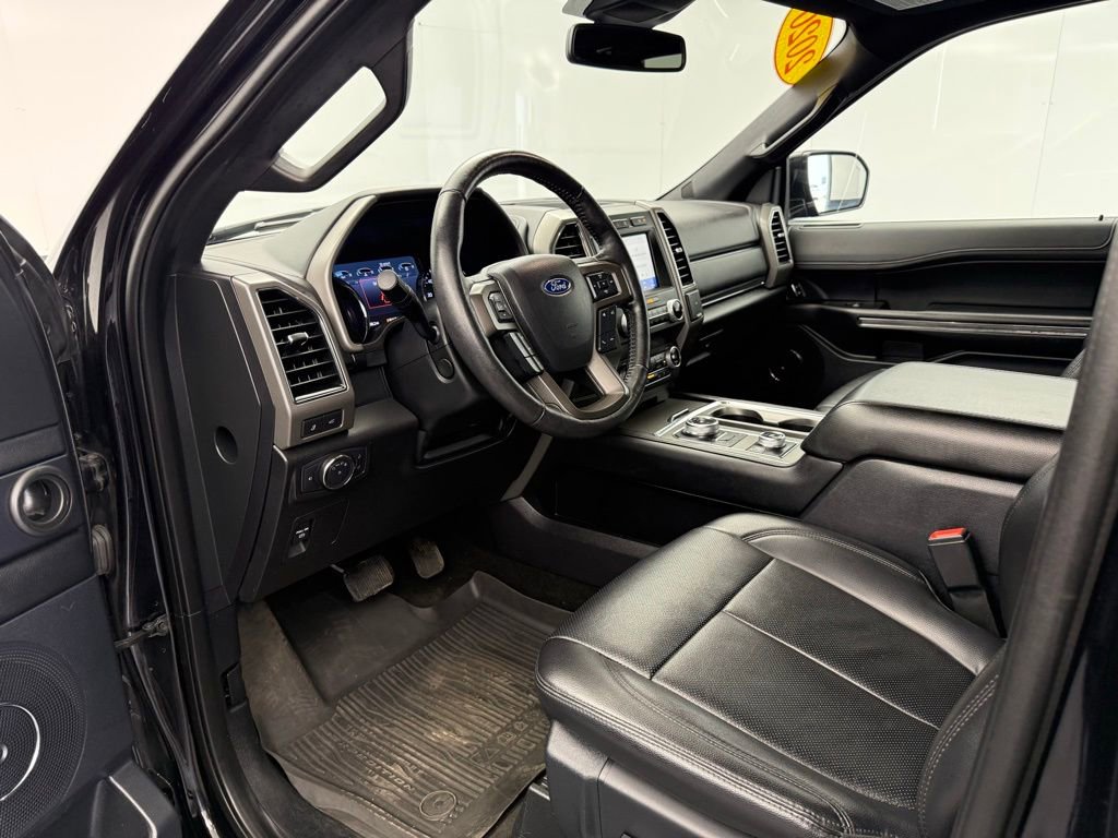 Used 2020 Ford Expedition XLT w/ Equipment Group 202A AWD/4WD image 40