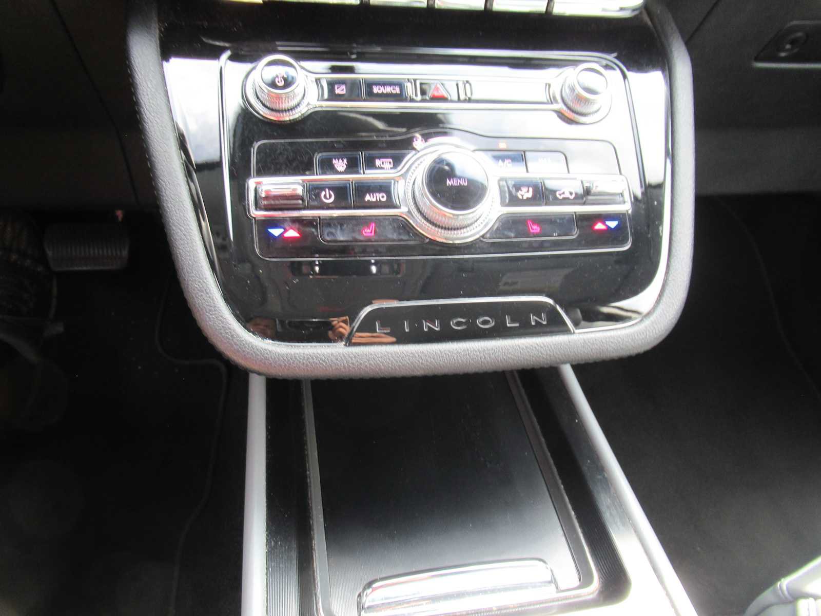 Used 2022 Lincoln Corsair FWD image 28