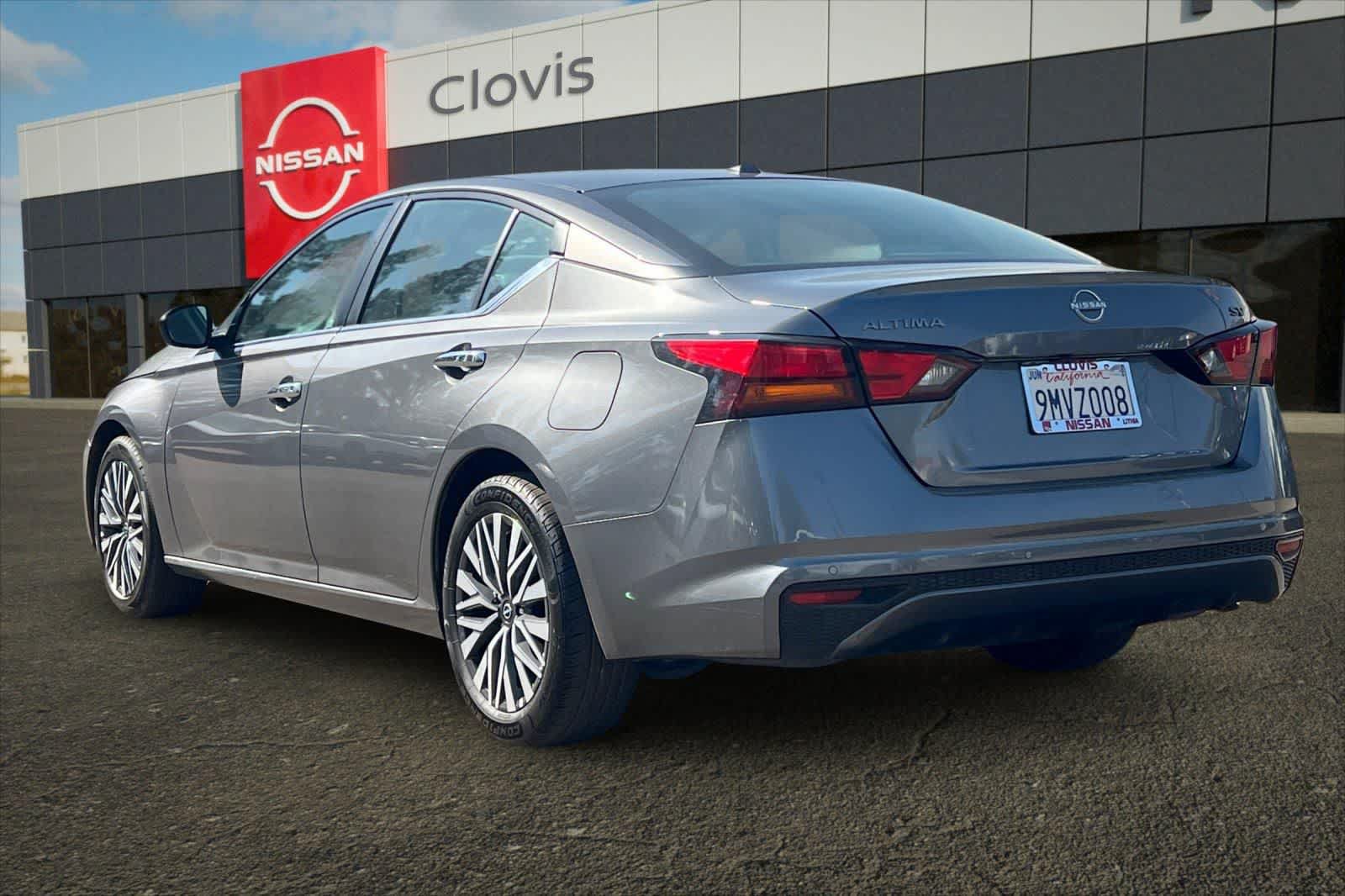 Used 2024 Nissan Altima 2.5 SV FWD image 7