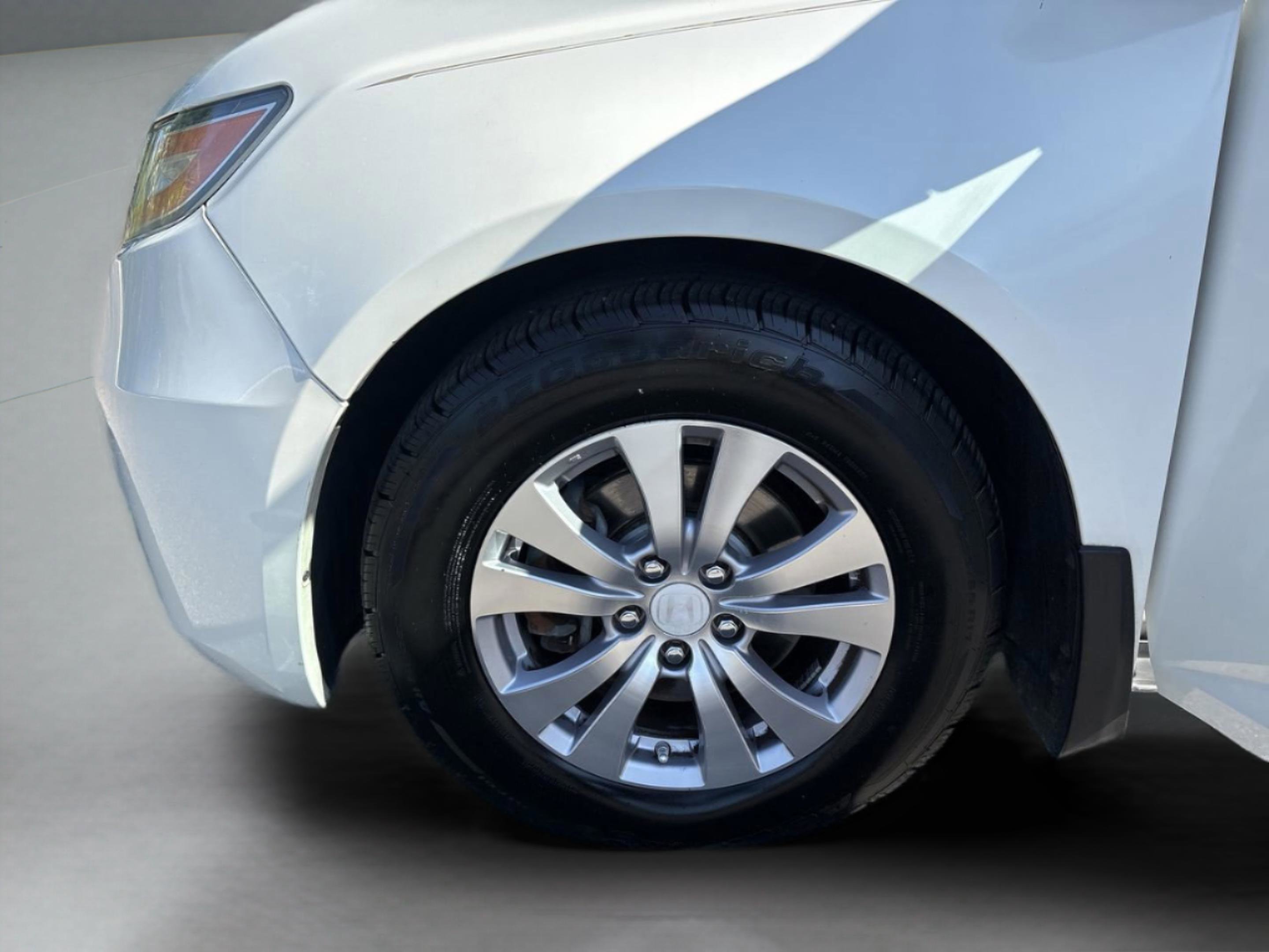 Used 2015 Honda Odyssey EX-L image 33