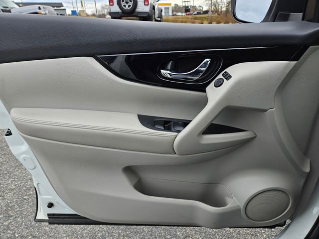 Used 2022 Nissan Rogue Sport SL image 30