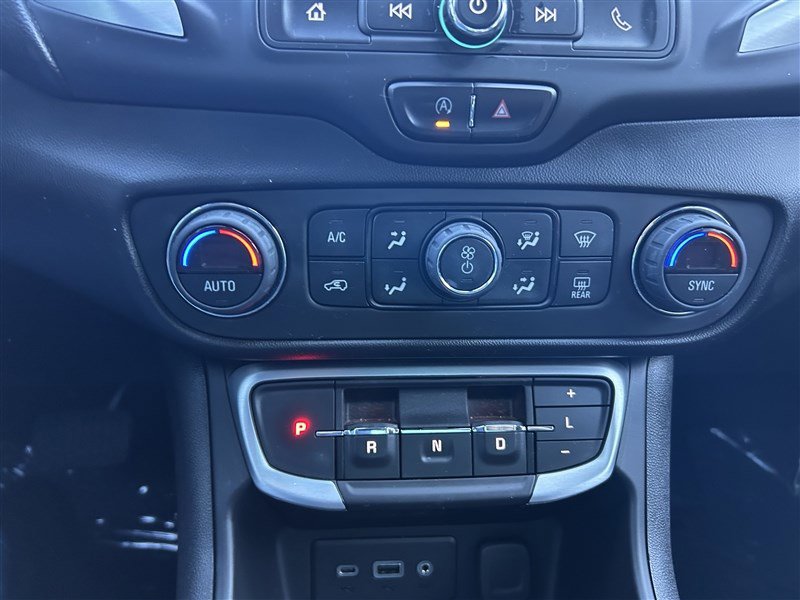 Used 2022 GMC Terrain SLE w/ Driver Convenience Package image 21