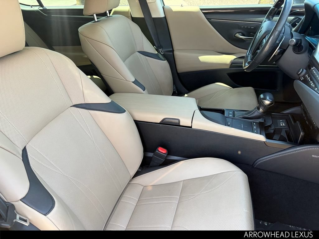 Used 2019 Lexus ES 300h w/ Accessory Package 2 FWD image 36