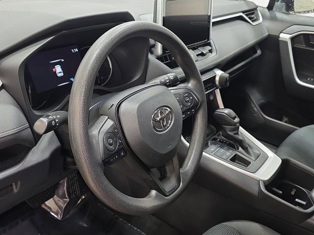 Certified 2023 Toyota RAV4 LE AWD/4WD image 12