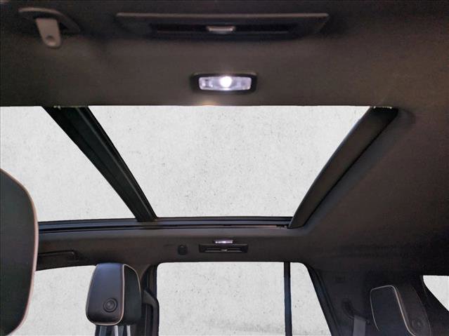 Used 2023 GMC Yukon SLT w/ SLT Premium Package image 21