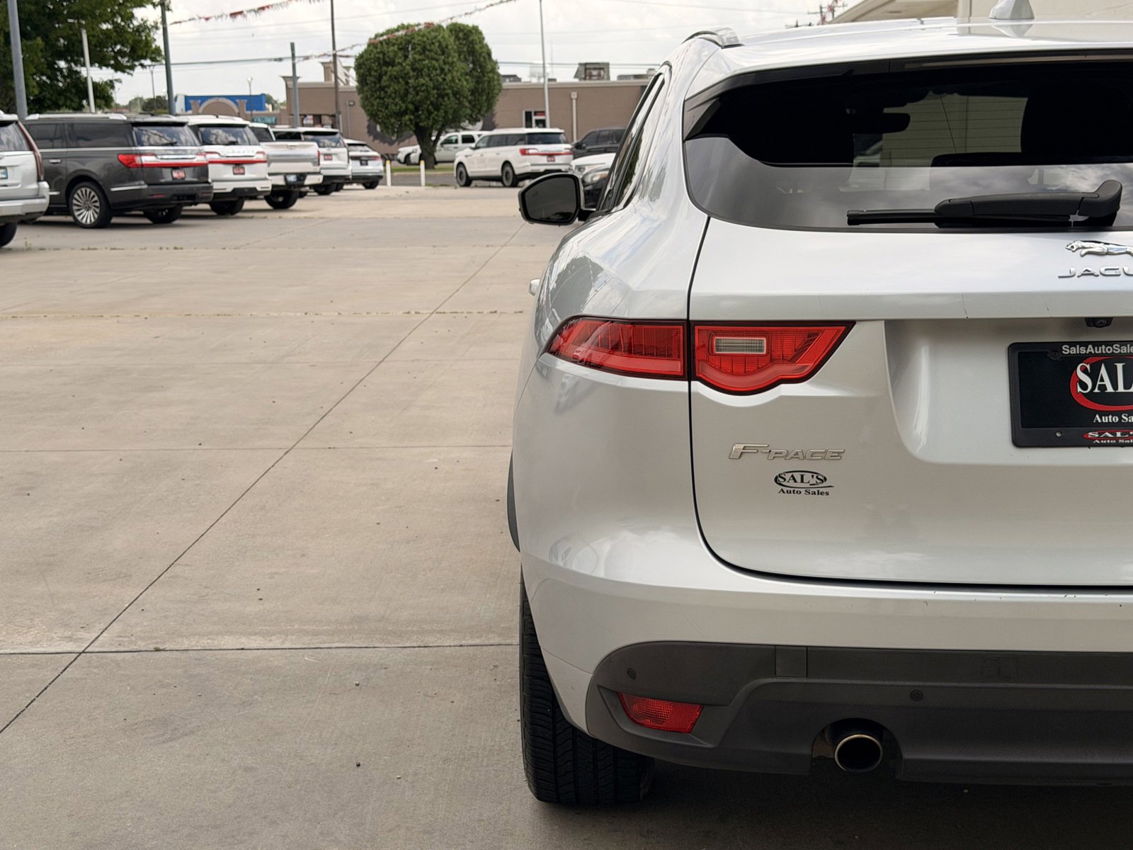 Used 2019 Jaguar F-PACE R-Sport image 10