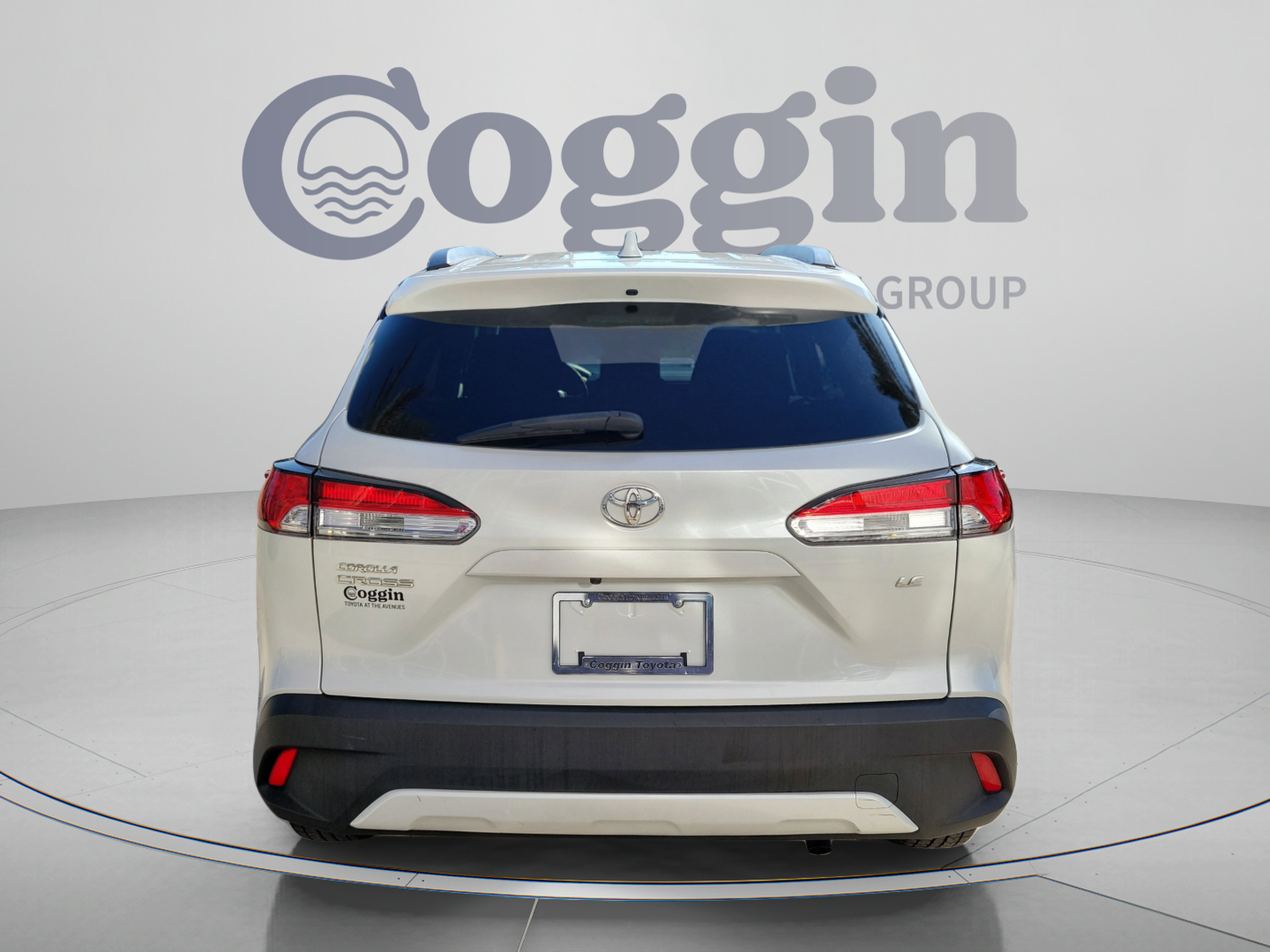 Used 2022 Toyota Corolla Cross LE FWD image 3
