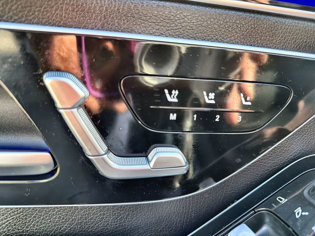 Used 2022 Mercedes-Benz S 580 4MATIC Sedan w/ AMG Line Package image 14