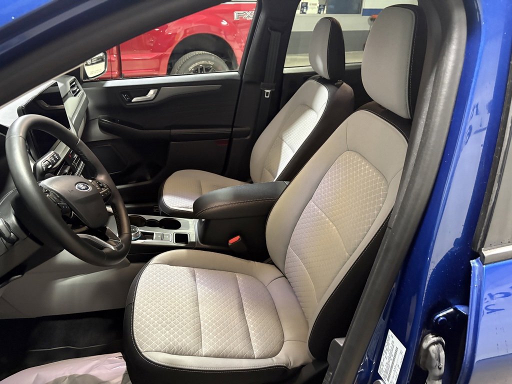 Certified 2023 Ford Escape Active w/ Tech Pack #2 image 8