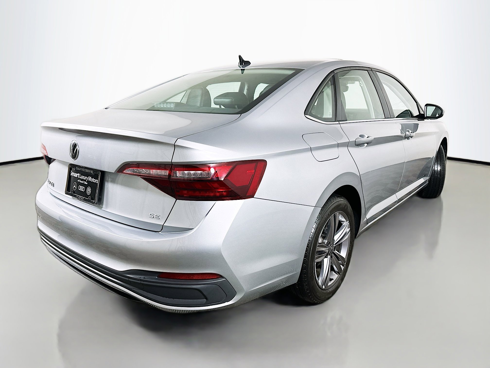 Certified 2022 Volkswagen Jetta SE image 7