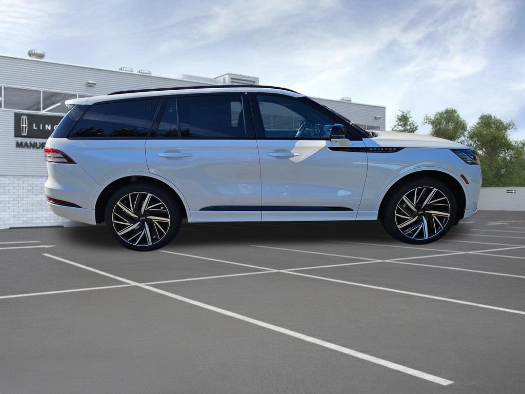 New 2026 Lincoln Aviator Black Label w/ Jet Appearance Package AWD/4WD image 6