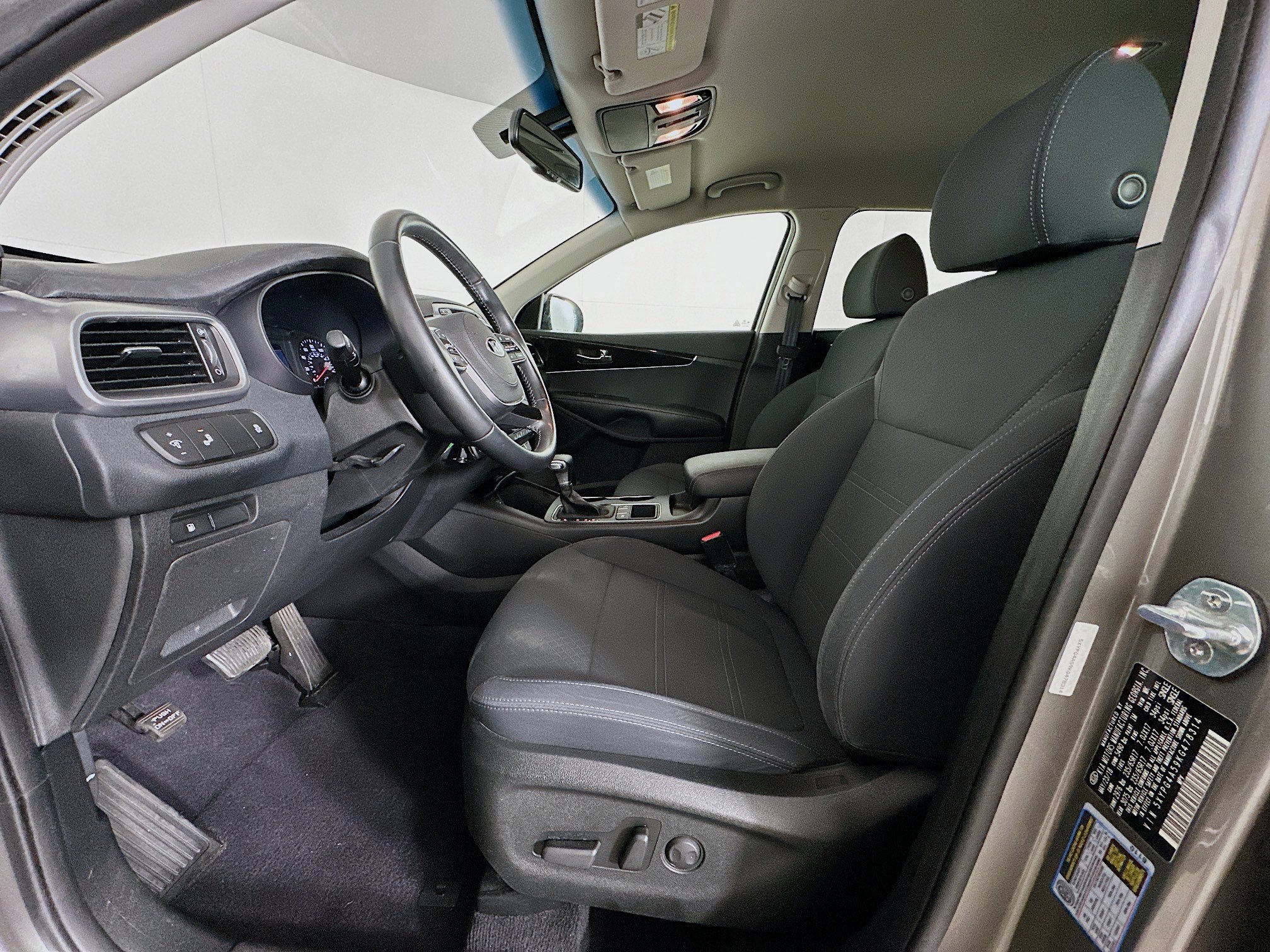 Used 2019 Kia Sorento LX w/ LX V6 Convenience Package image 13