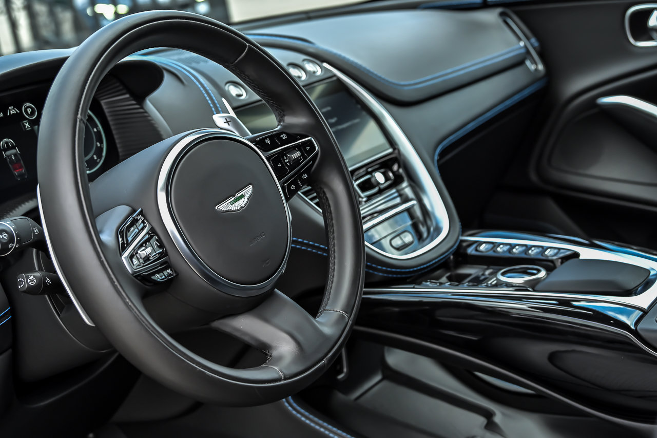 Used 2021 Aston Martin DBX AWD/4WD image 25
