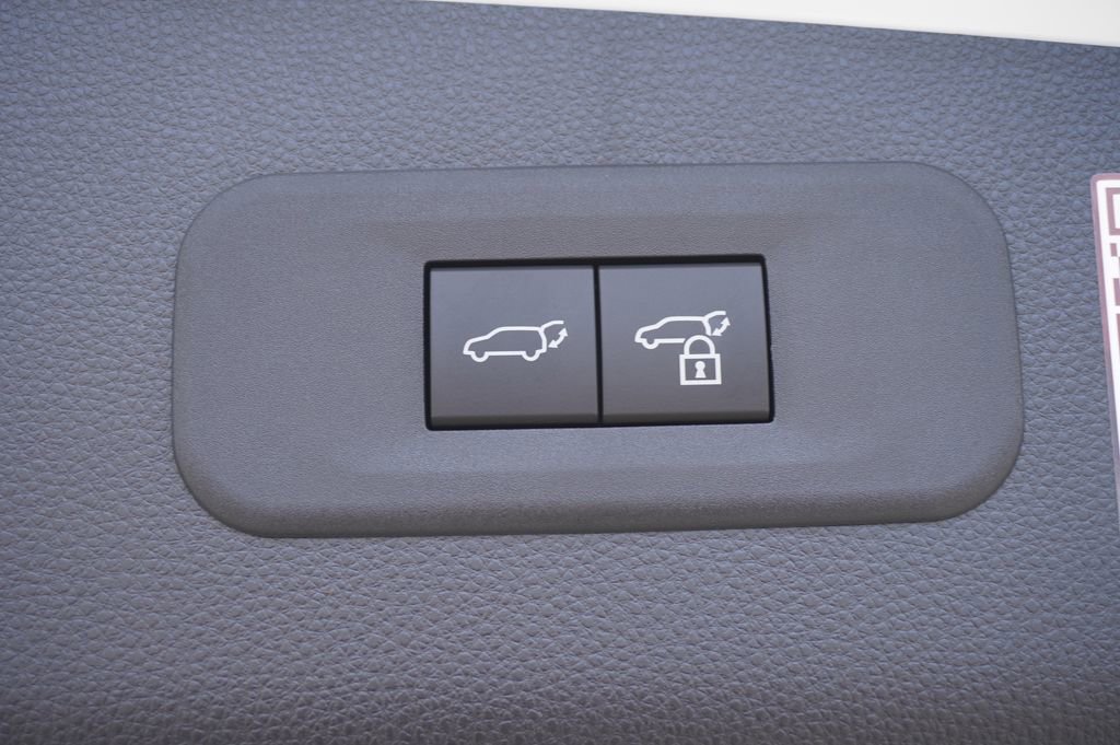 New 2026 Toyota Crown Signia image 8