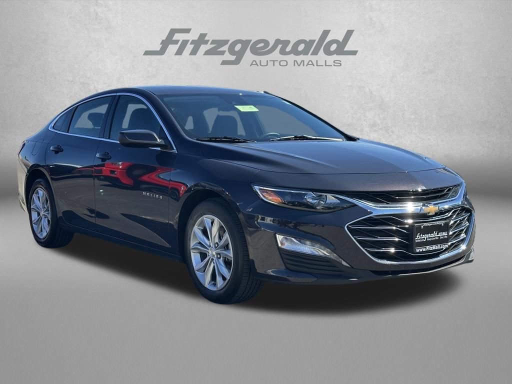 Used 2025 Chevrolet Malibu LT FWD image 1