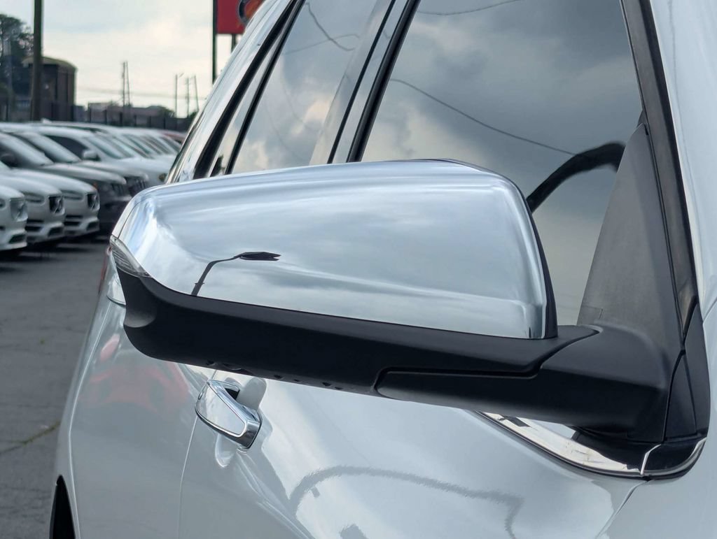 Used 2018 Chevrolet Equinox Premier FWD image 13