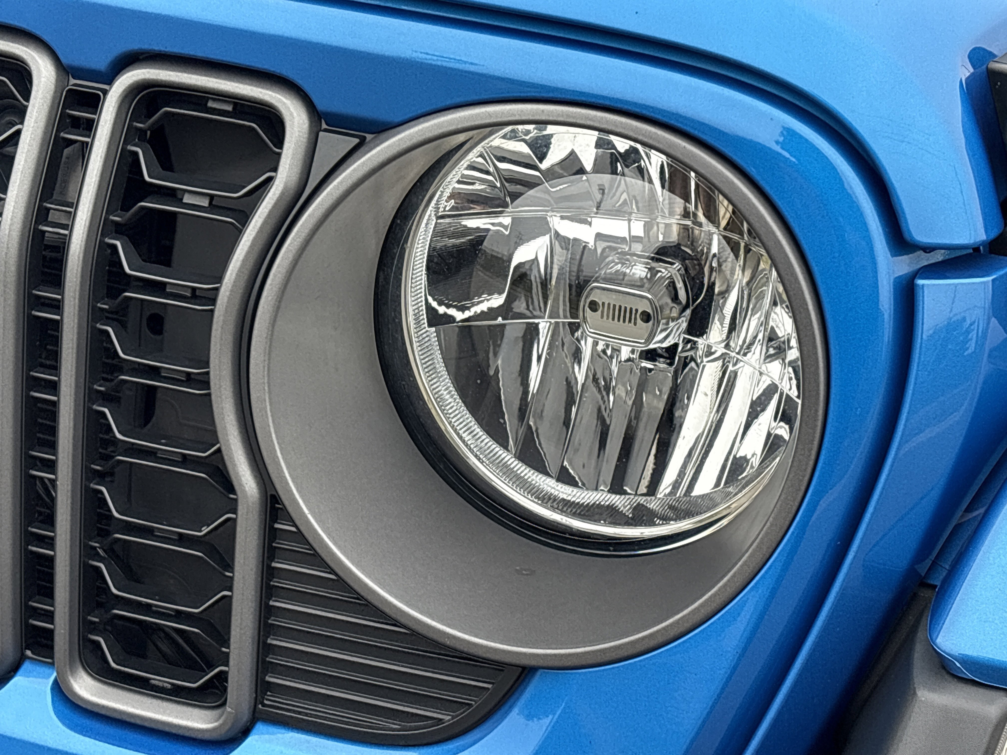 Certified 2025 Jeep Gladiator Nighthawk image 11