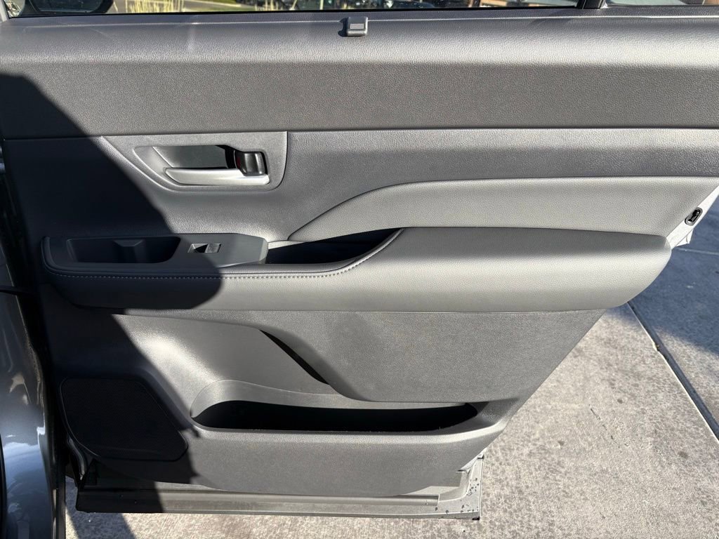 Used 2026 Toyota Grand Highlander Limited image 27