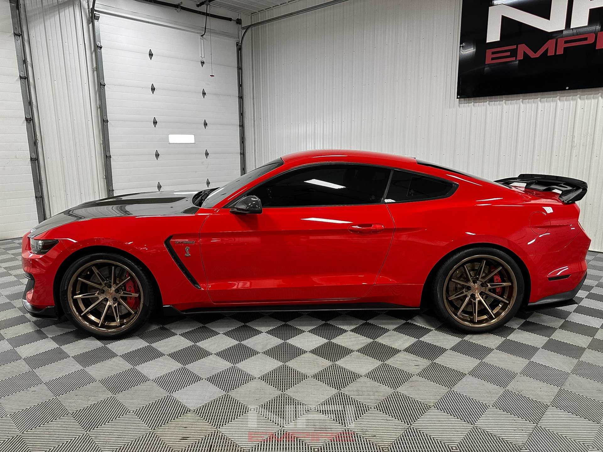 Used 2016 Ford Mustang Shelby GT350 w/ Track Package RWD image 2
