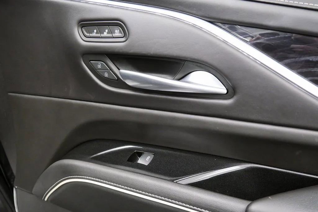 Used 2023 Cadillac Escalade V image 18