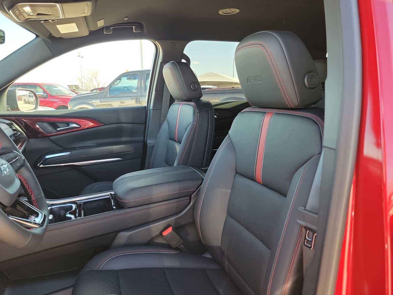 New 2026 Chevrolet Traverse RS w/ LPO, Floor Liner Package image 15