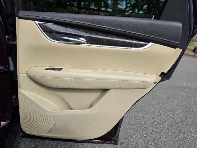 Used 2018 Cadillac XT5 AWD image 16