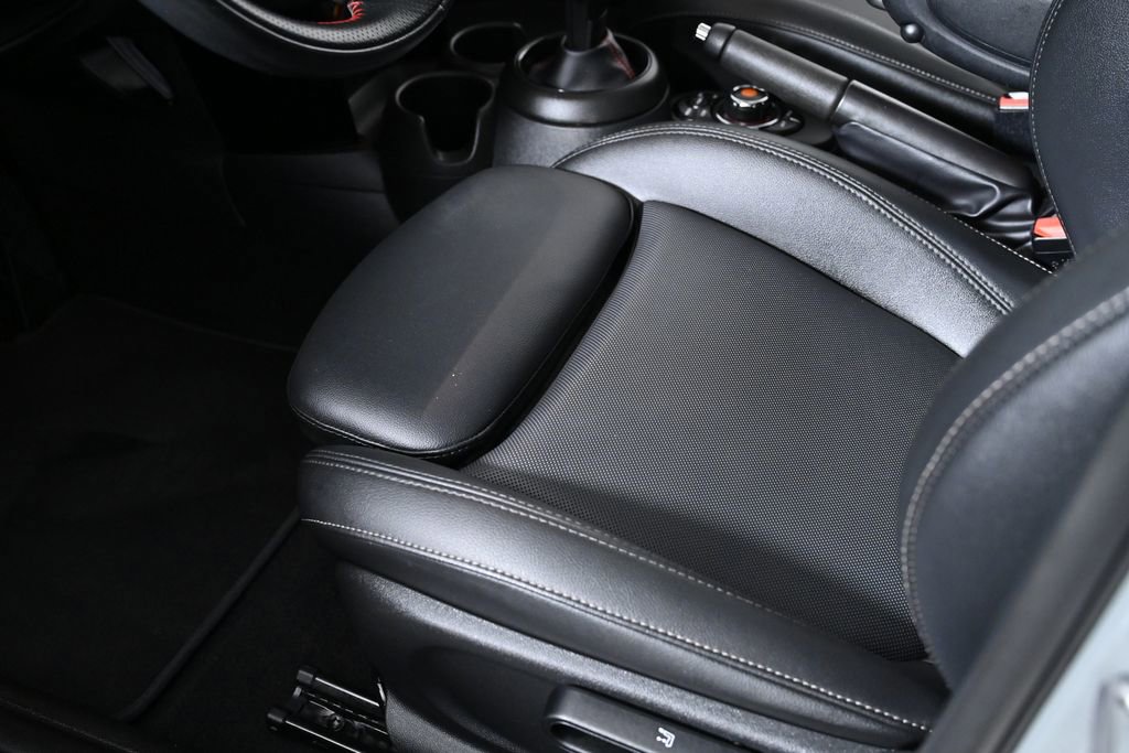 Used 2021 MINI Cooper S w/ 6.5" Touchscreen Package image 29