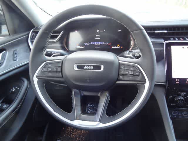 Used 2023 Jeep Grand Cherokee L Limited AWD/4WD image 18