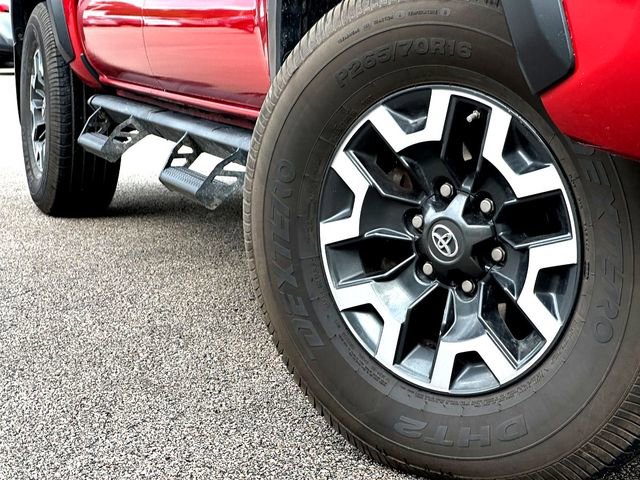 Used 2019 Toyota Tacoma TRD Off-Road image 2