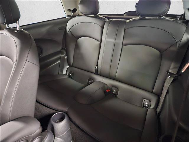 Used 2024 MINI Cooper 2-Door Hardtop FWD image 17
