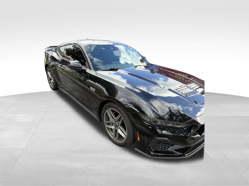 Used 2025 Ford Mustang GT RWD image 2