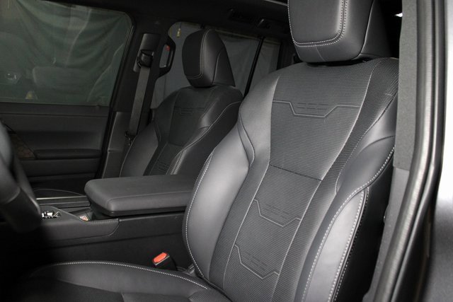 Used 2024 Lexus GX 550 image 31