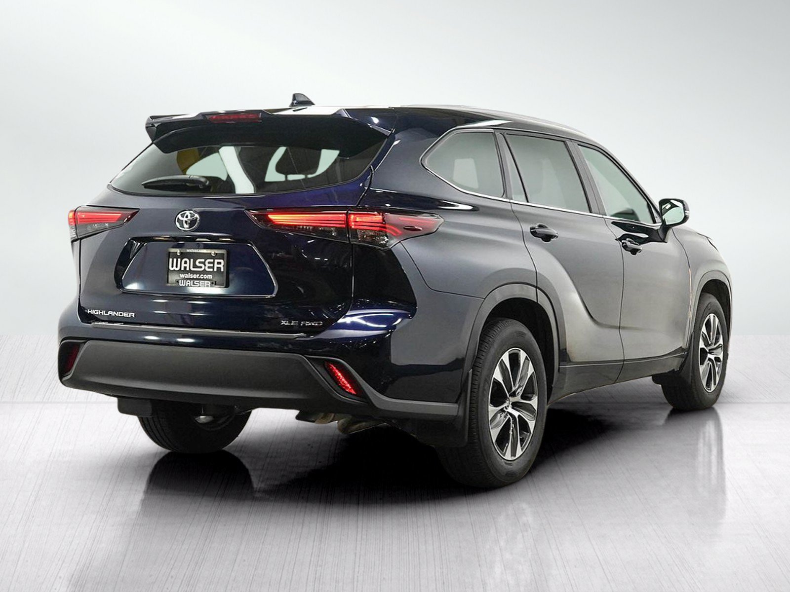 Used 2026 Toyota Highlander XLE AWD/4WD image 5