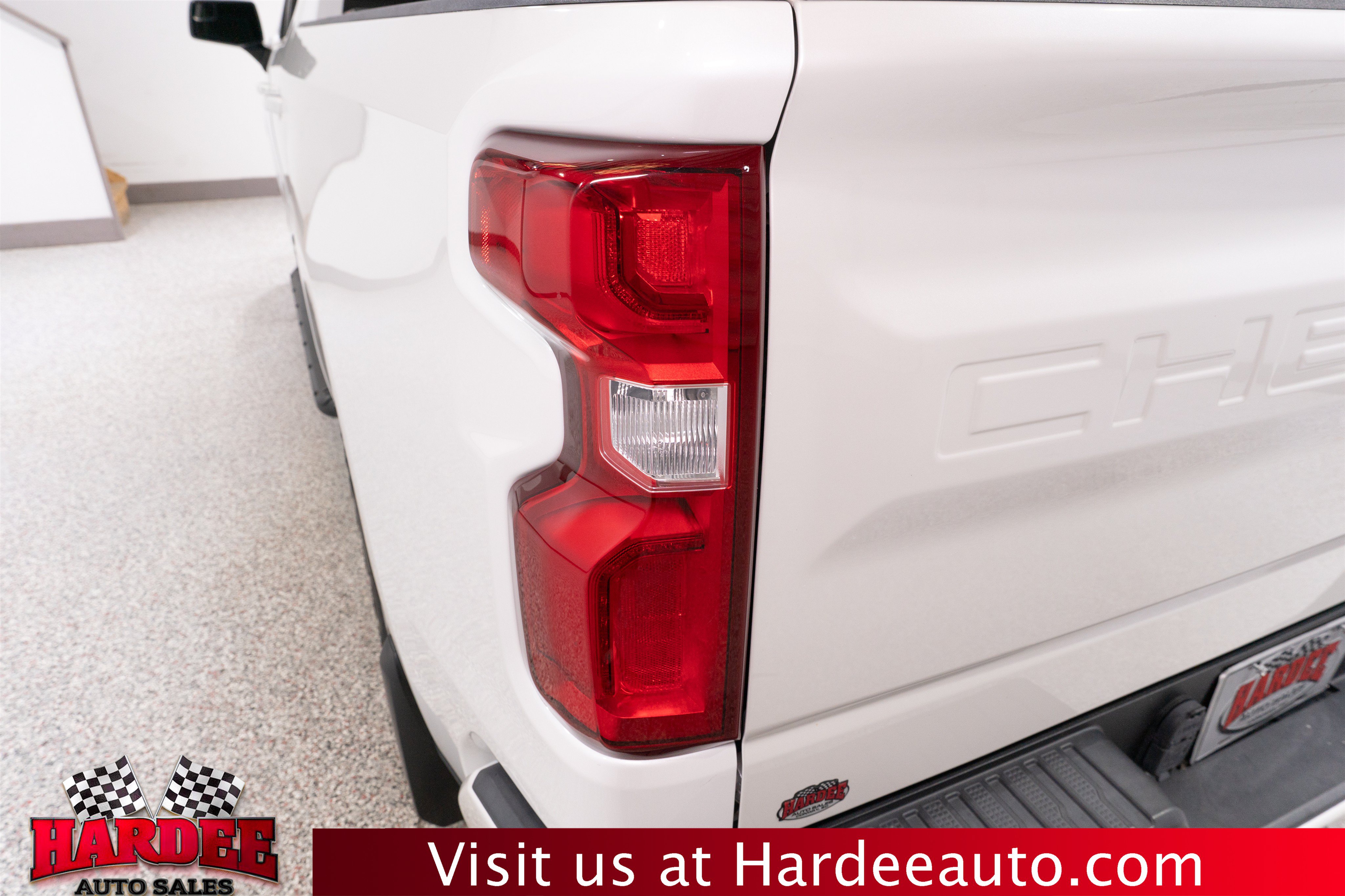 Used 2023 Chevrolet Silverado 1500 RST w/ Convenience Package II AWD/4WD image 9