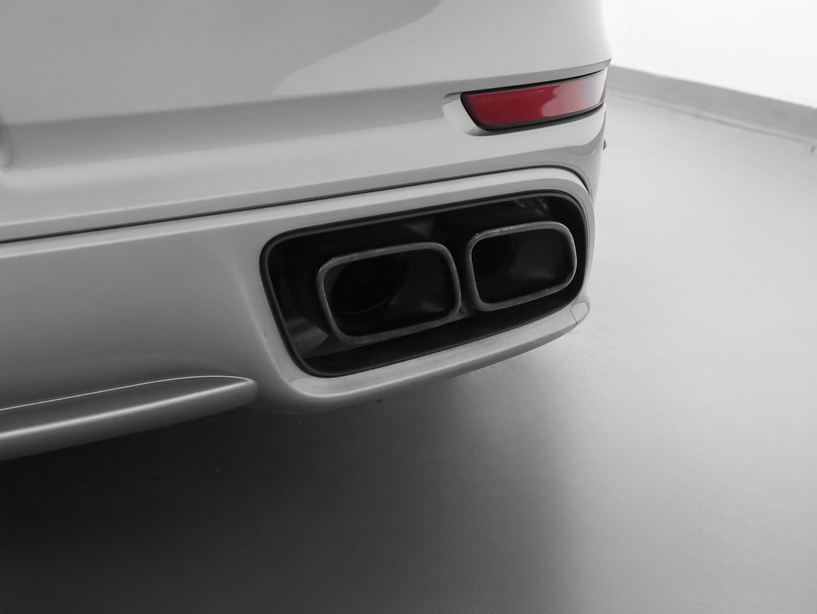 Certified 2017 Porsche 911 Turbo S AWD/4WD image 28