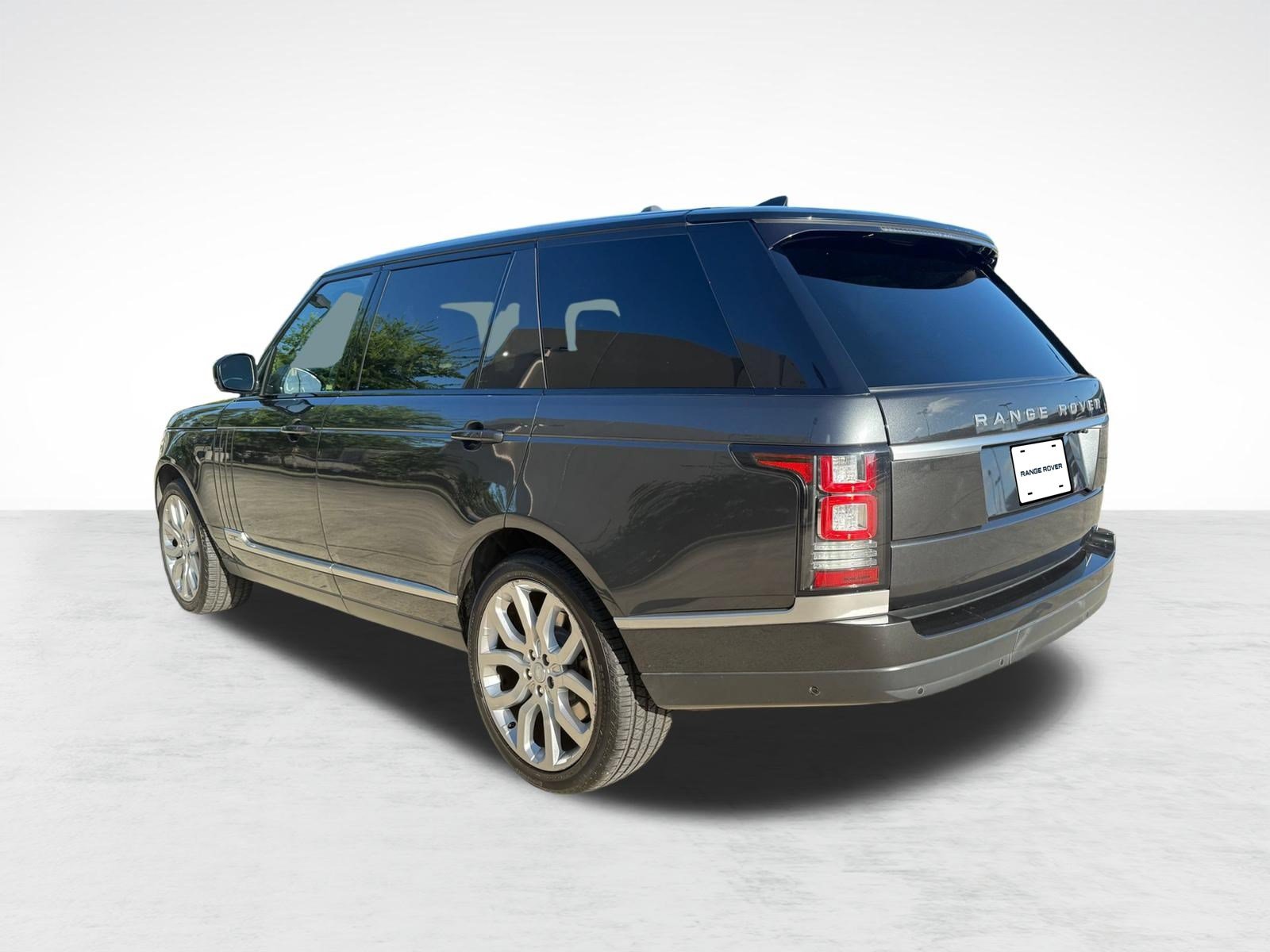 Used 2017 Land Rover Range Rover Long Wheelbase Supercharged AWD/4WD image 3