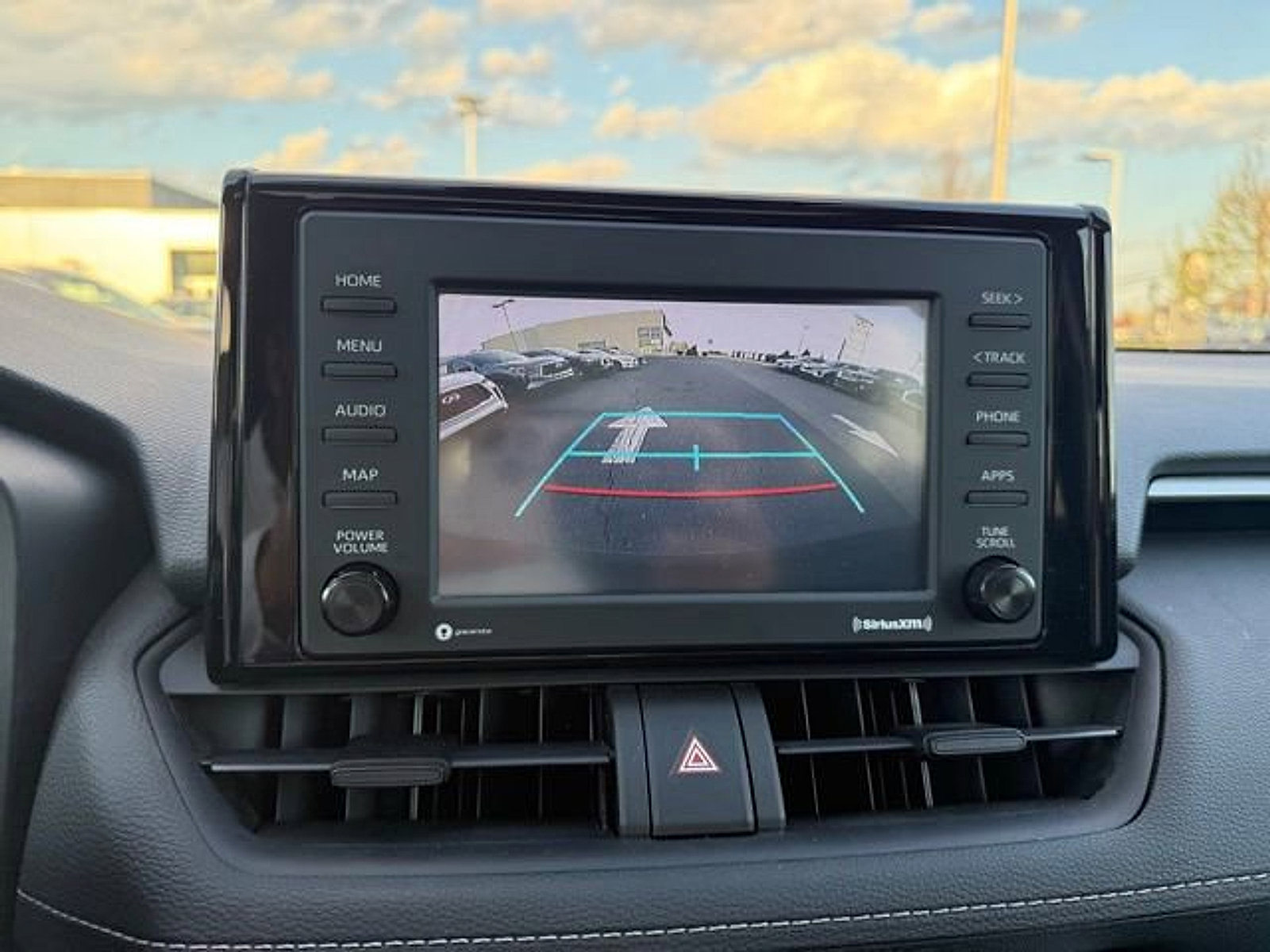 Used 2021 Toyota RAV4 XLE w/ Convenience Package AWD/4WD image 18