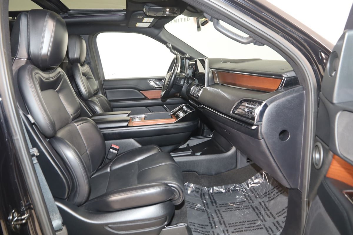 Used 2020 Lincoln Navigator Reserve AWD/4WD image 13