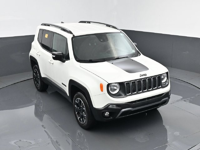 Used 2023 Jeep Renegade Latitude AWD/4WD image 19
