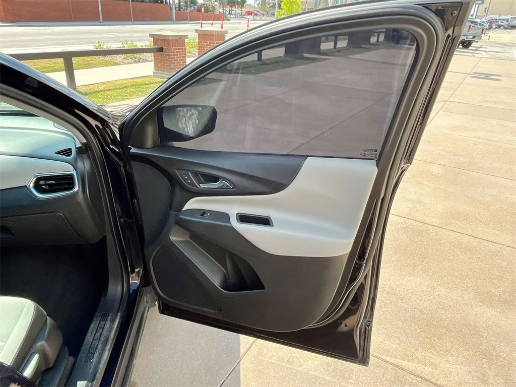 Used 2020 Chevrolet Equinox LS image 35