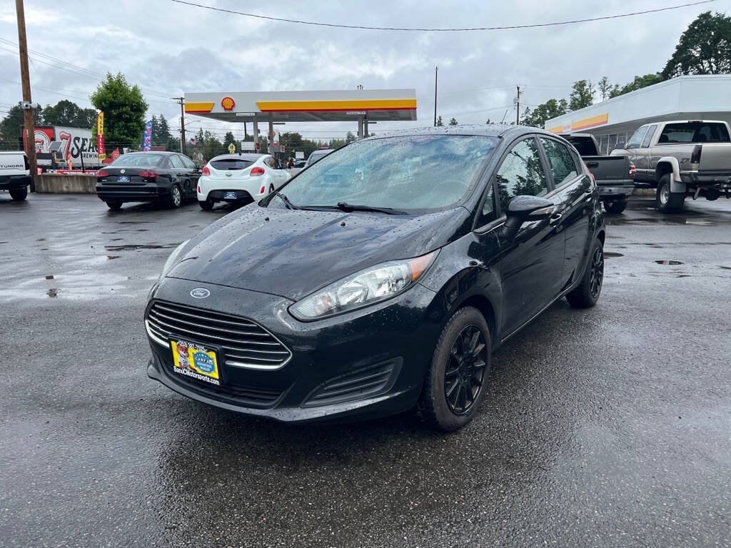 Used 2014 Ford Fiesta SE FWD image 3