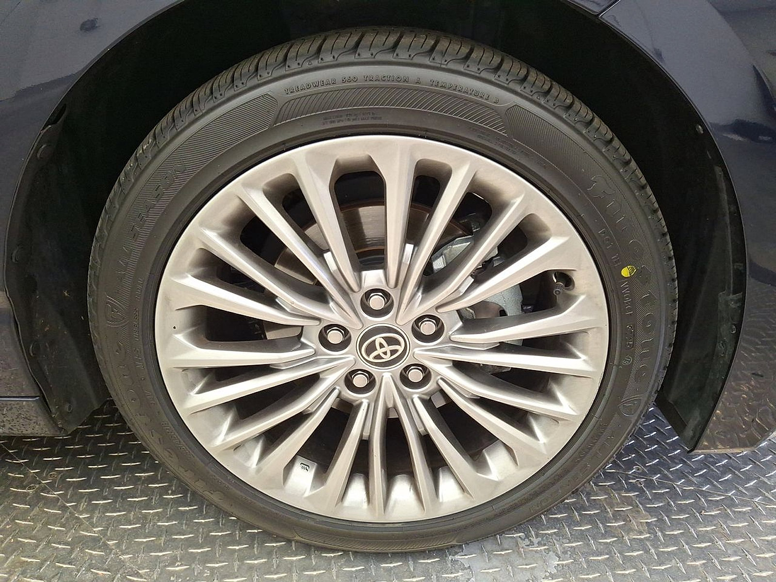 Used 2022 Toyota Avalon Limited w/ Advanced Safety Package image 27