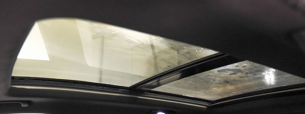 Used 2022 Chevrolet Equinox RS w/ RS Leather Package image 2