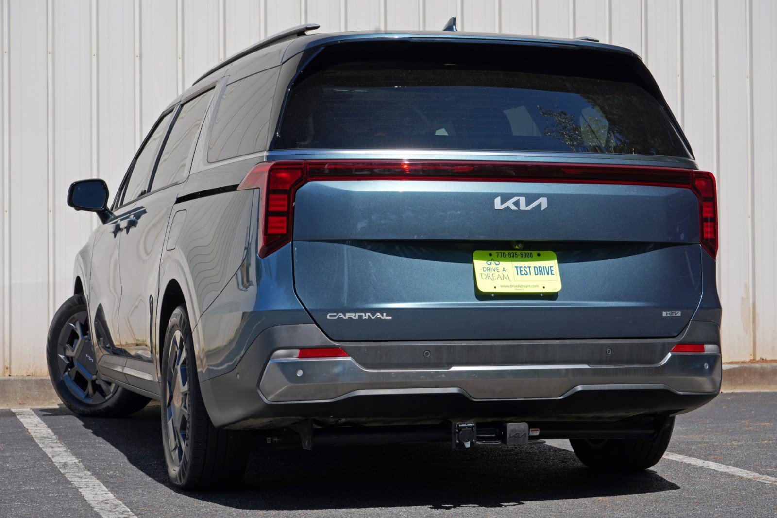 Used 2025 Kia Carnival SX FWD image 6