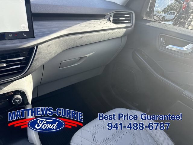 Used 2023 Ford Escape Platinum w/ Premium Technology Package FWD image 23