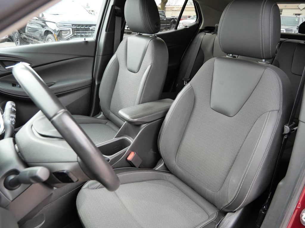 Used 2023 Buick Encore GX Preferred w/ Cold Weather Comfort Package FWD image 28