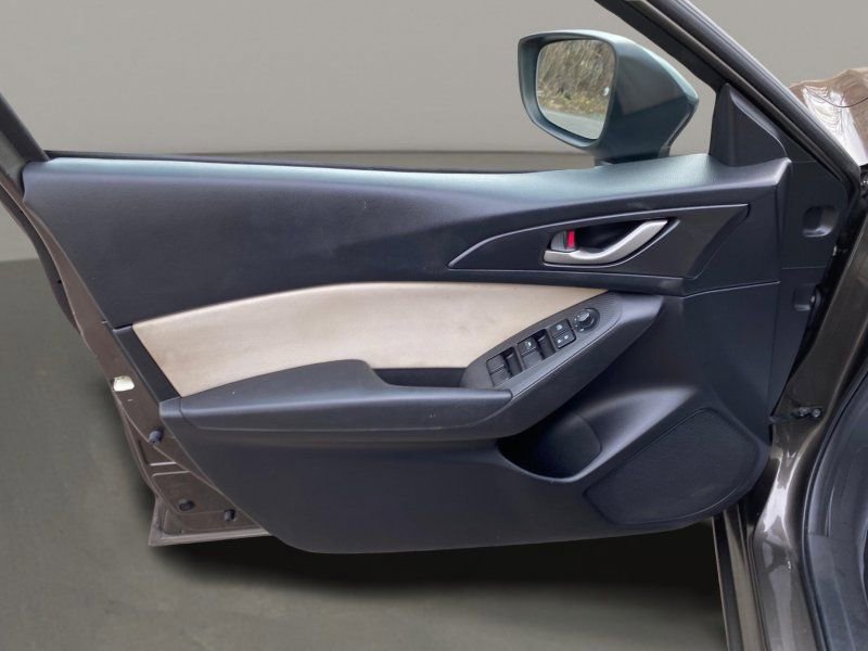 Used 2014 MAZDA MAZDA3 i SV image 19